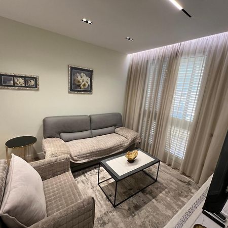 Center View Luxury Apartment Tirana Bagian luar foto