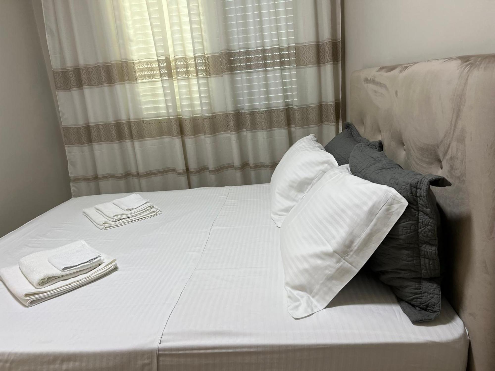 Center View Luxury Apartment Tirana Bagian luar foto