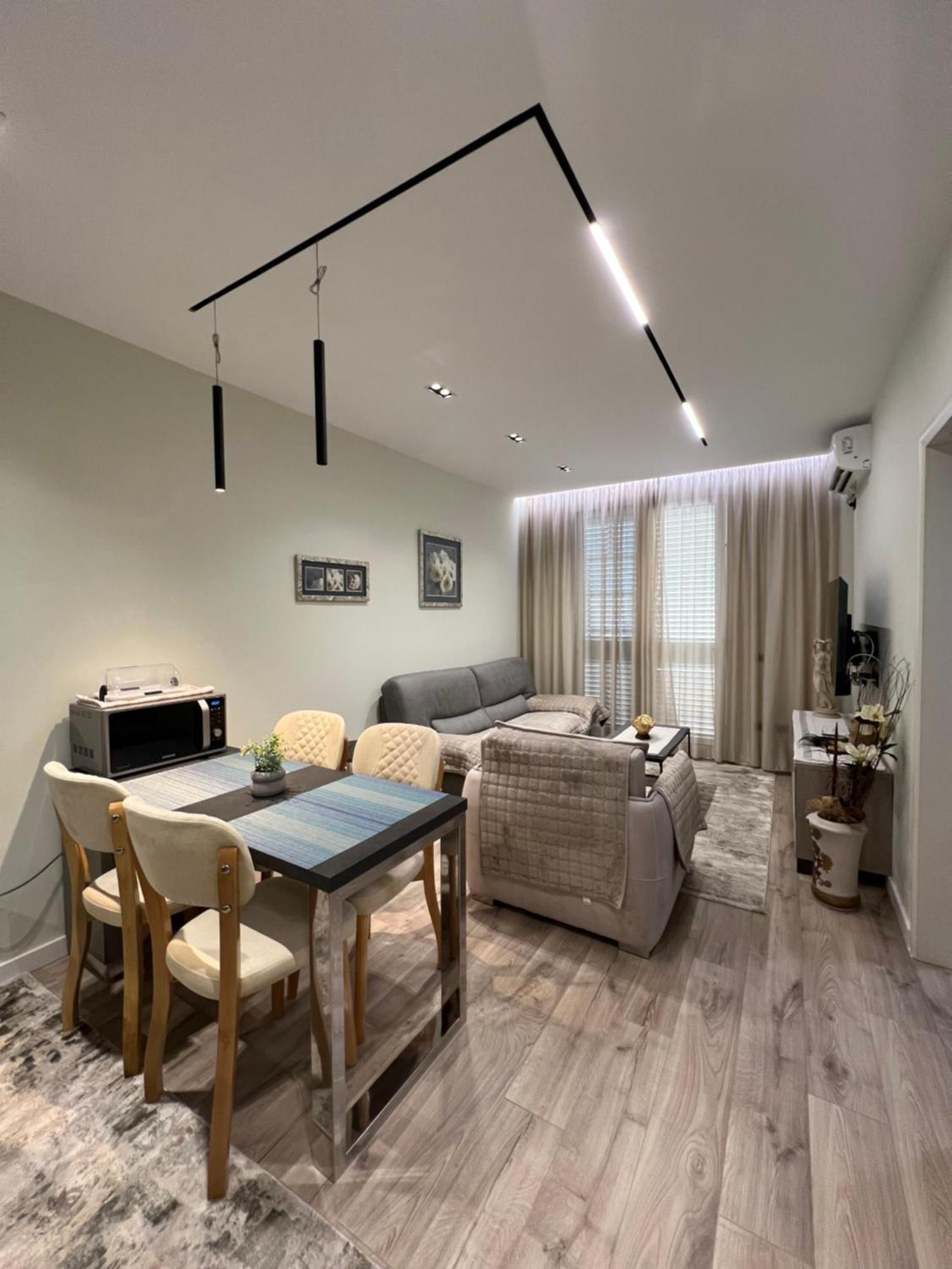 Center View Luxury Apartment Tirana Bagian luar foto
