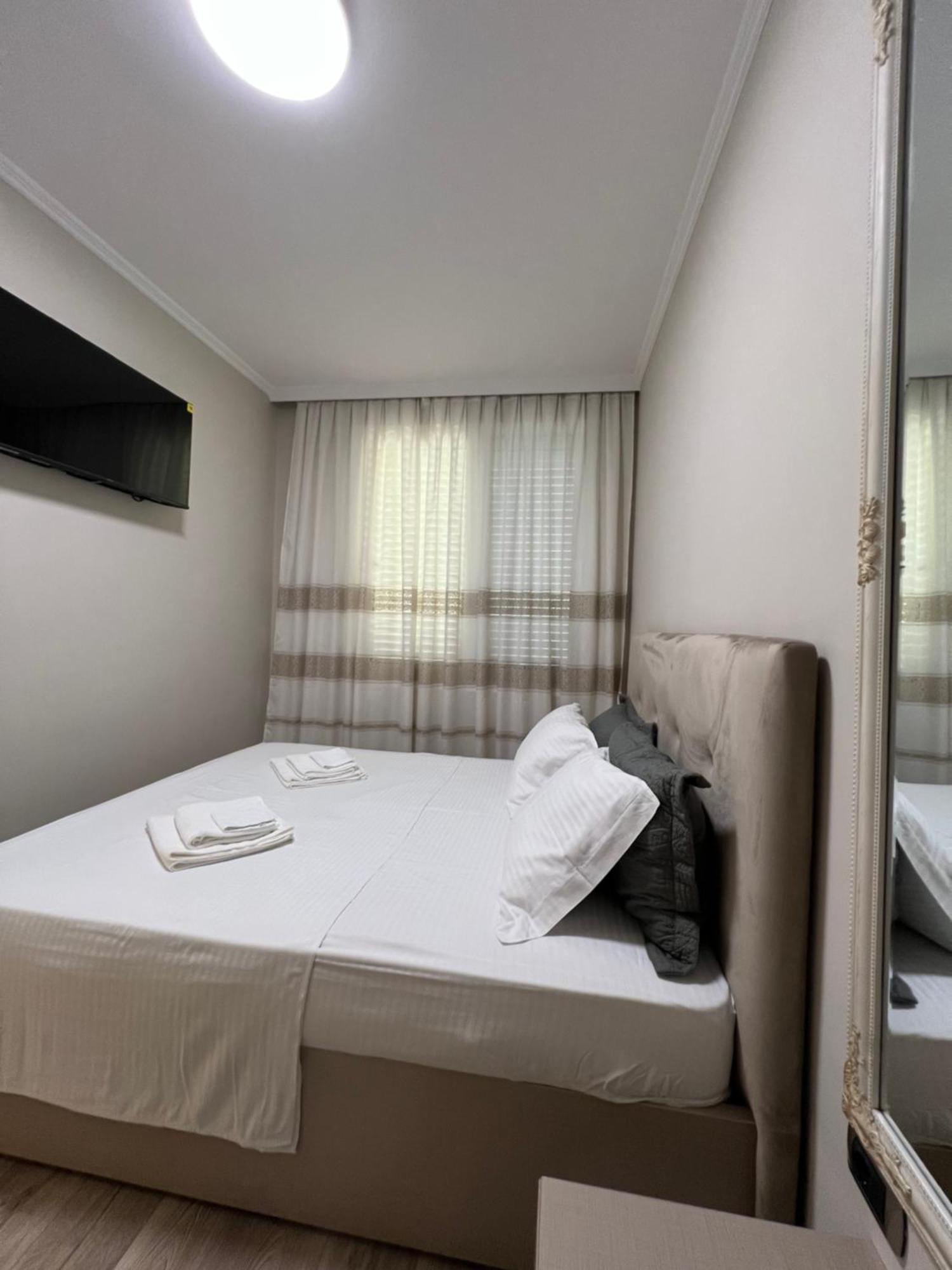 Center View Luxury Apartment Tirana Bagian luar foto