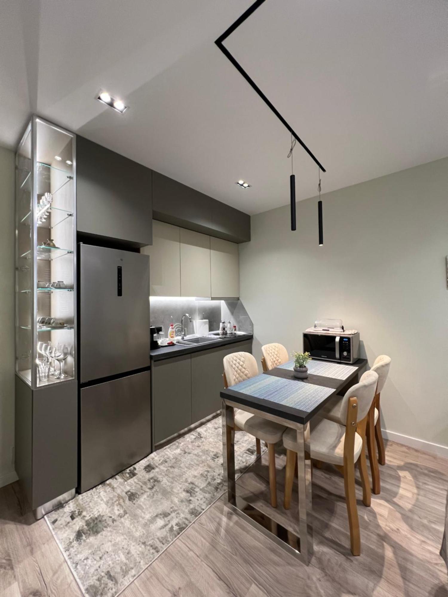 Center View Luxury Apartment Tirana Bagian luar foto