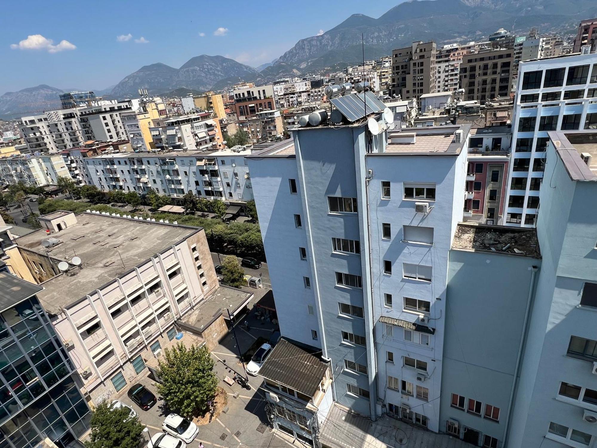 Center View Luxury Apartment Tirana Bagian luar foto