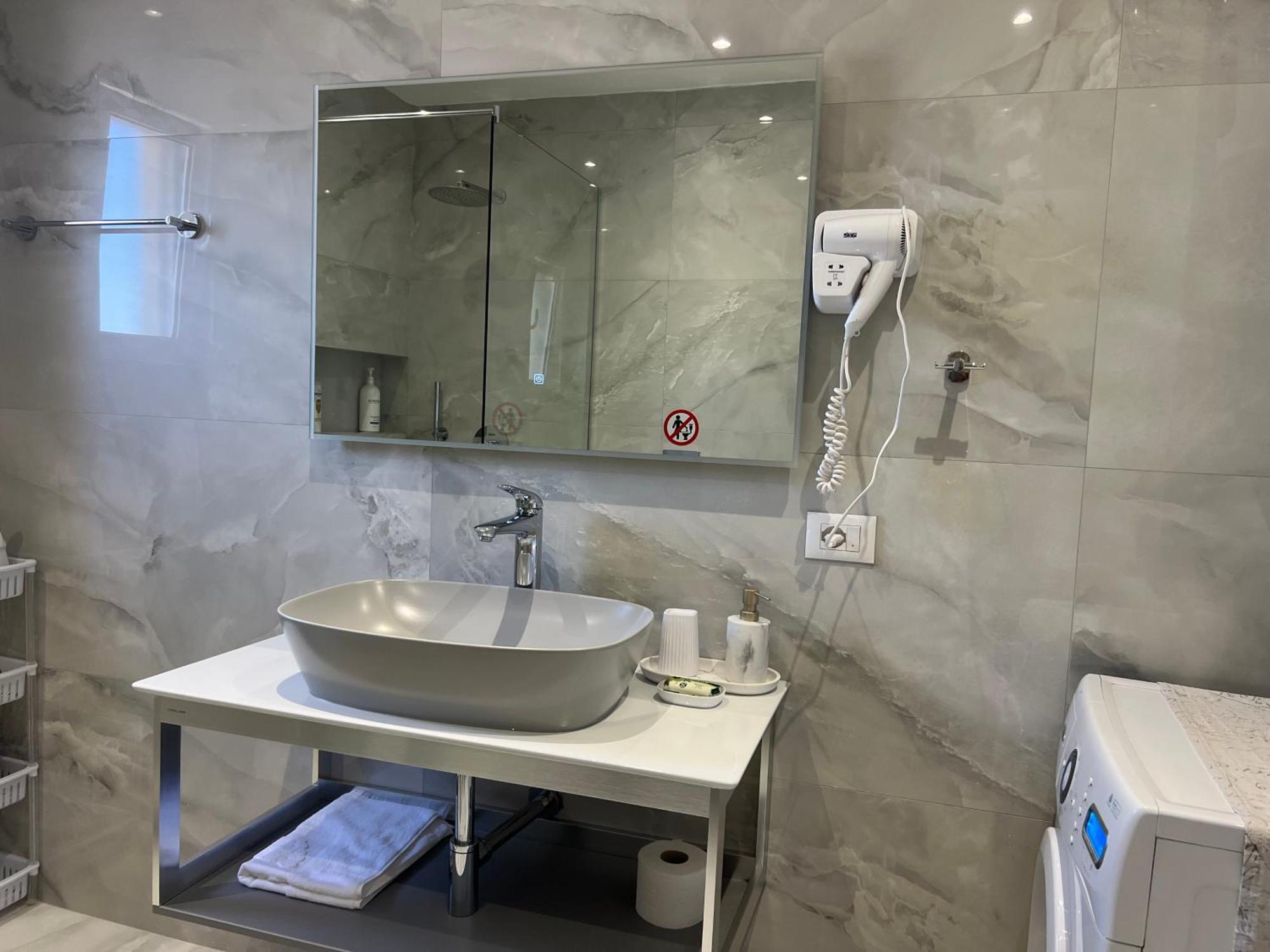 Center View Luxury Apartment Tirana Bagian luar foto